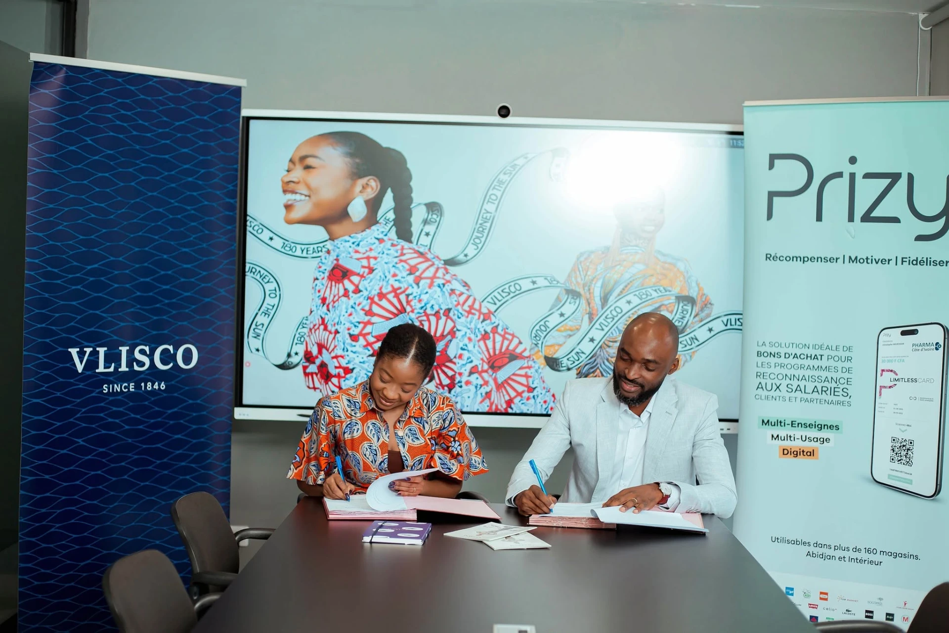Signature du partenariat entre Vlisco et Prizy Côte d’Ivoire à Abidjan